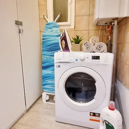 Finnem Zikova Apartman *